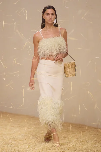 Look 50